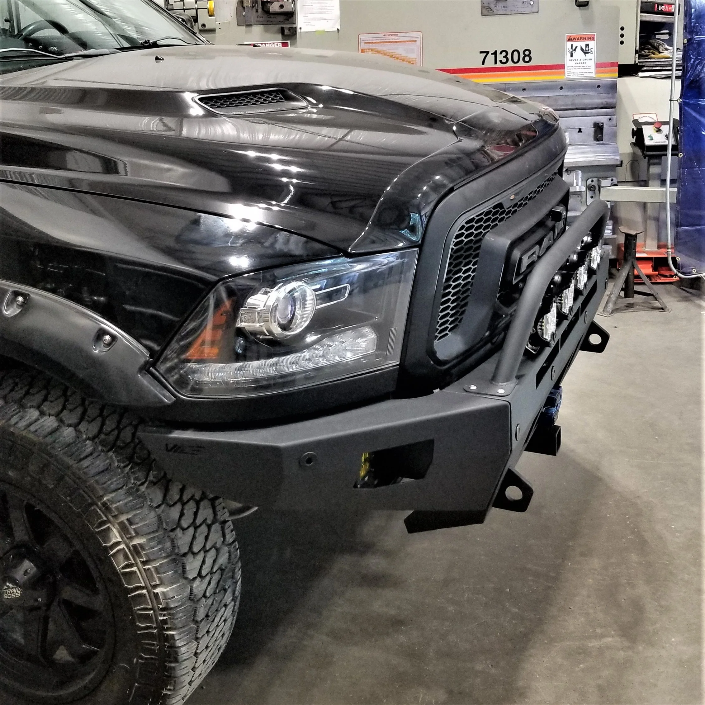 2009-2018 RAM 1500 & 2019-2024 RAM CLASSIC | MOD V2 Bumper - Image 11