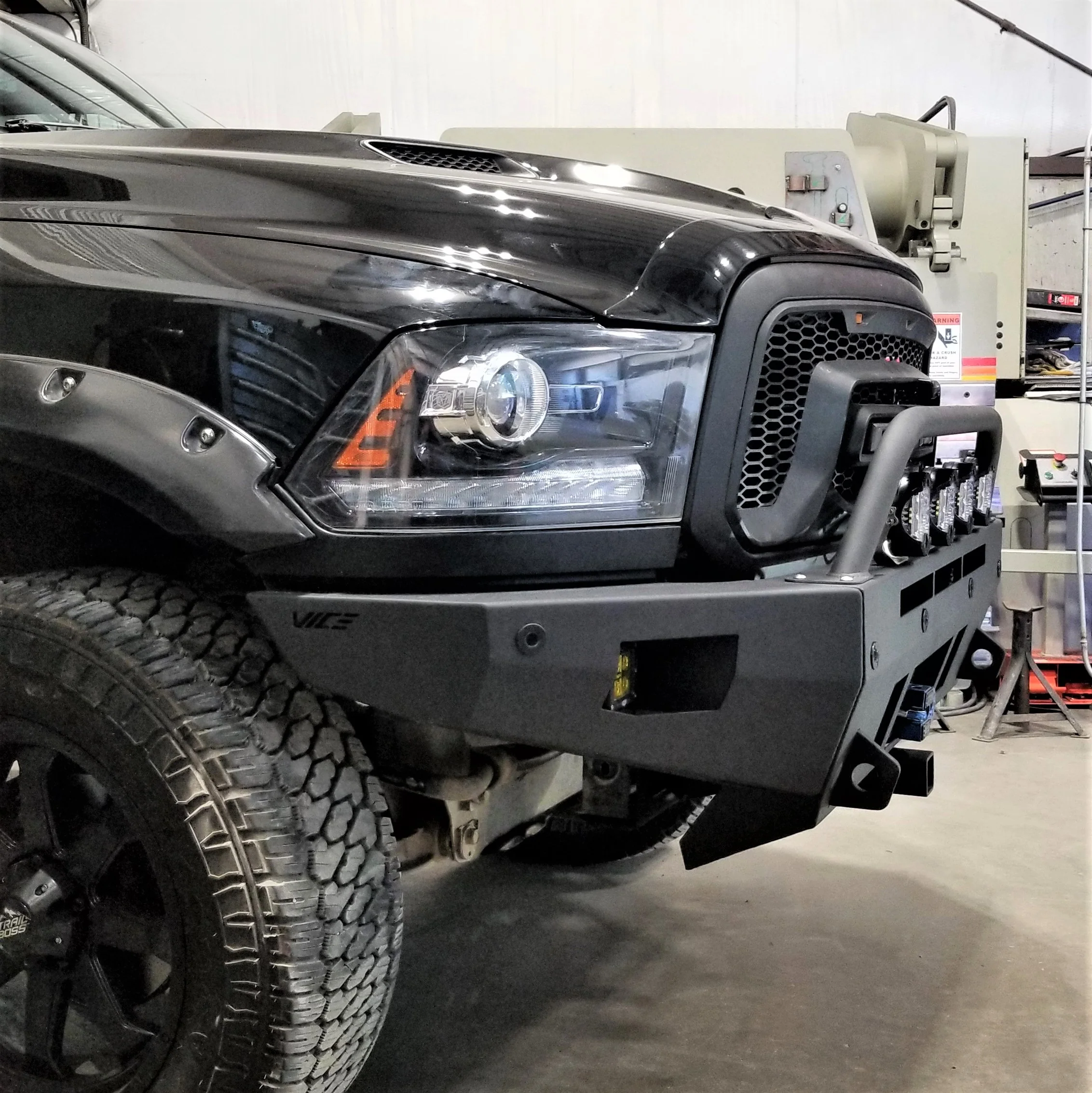2009-2018 RAM 1500 & 2019-2024 RAM CLASSIC | MOD V2 Bumper - Image 7